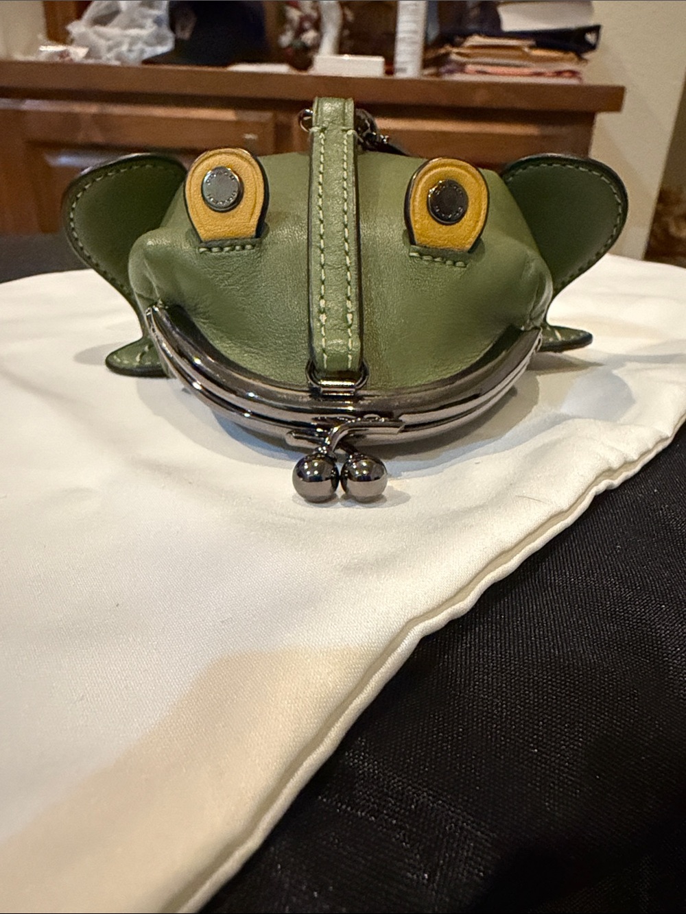 Coach Green leather Froggy Coin Case - Picture 2 of 12